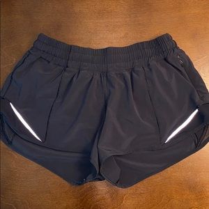 Lululemon hotty hot short *LOW-rise